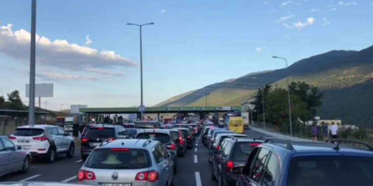 Hapet kufiri Kosovë-Shqipëri, s’ka më ndalesa në vikende