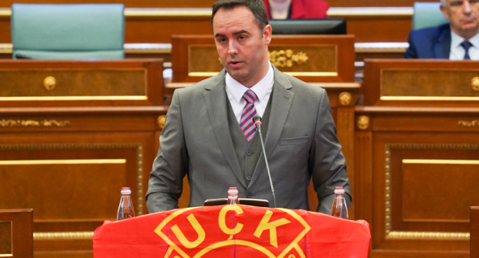 Konjufca sot viziton Thaçin e të tjerët në Hagë