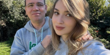 “Ende nuk mbushem me frymë”, e bija kujton Bujar Nishanin me foton prekëse