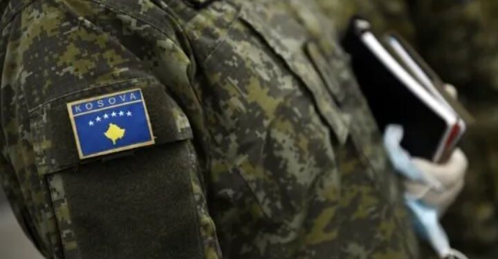 Kërcënohet pjesëtari i FSK-së në Lipjan, një person i shkon te banesa në pikë të natës: “Zbrit se po të pres…”