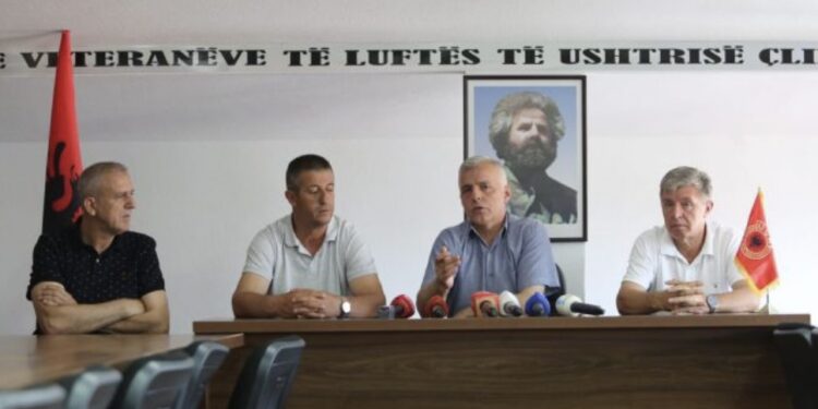Faton Klinaku del me ultimatum për qeverinë