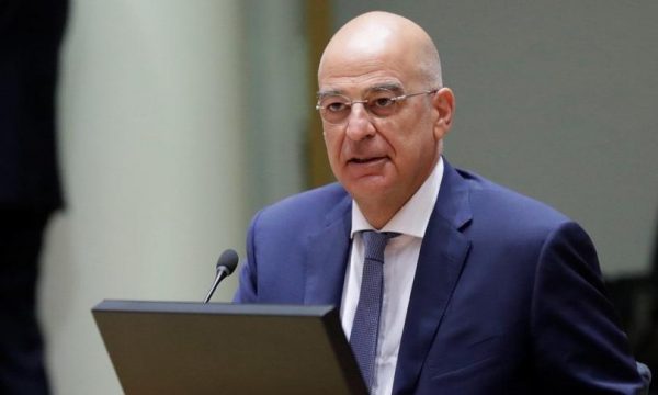 Kryediplomati grek sot e viziton Kosovën, takohet me Osmanin e Kurtin