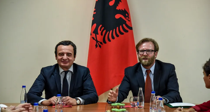 Haki Abazi e krahason Kurtin me ish-kryeministrin serb Gjingjiq