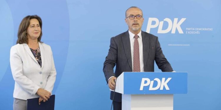 Haxhiu dhe Hadergjonaj, PDK: Ftojmë të gjithë deputetët ta votojnë nesër Projektligjin për Trustin
