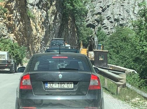 Vetura zyrtare shfrytëzohet për pushime personale edhe në ditë pune (FOTO)