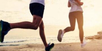 Vrapimi apo ecja? Cila metodë është më efektive për të humbur peshë?