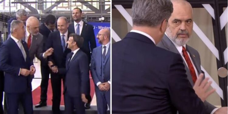 Fytyra e ngrysur e Edi Ramës pas përfundimit të Samitit të BE-së, diskuton me Macron