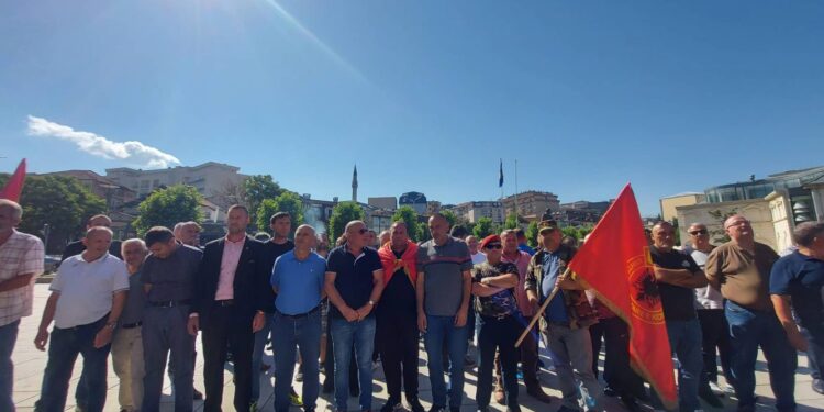 Nis protesta e veteranëve të luftës (LIVE)