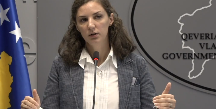 Ministrja Rizvanolli paralajmëron se mund të kthehen reduktimet e rrymës