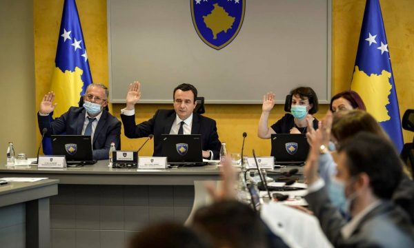 Me shumicë 2 centë, me pakicë 12 centë – Ky është vendimi i Qeverisë që përcakton çmimin e derivateve