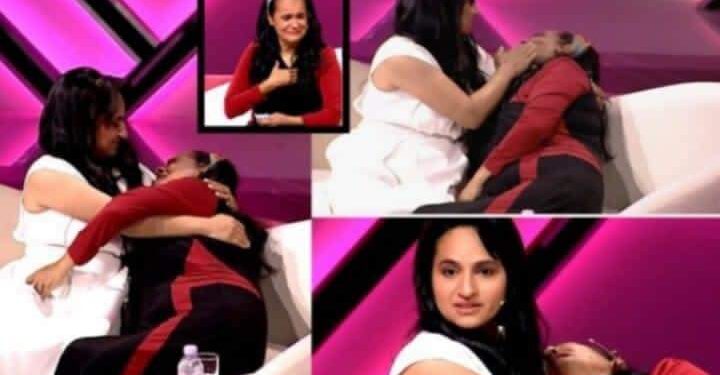 Emocionuese: Gjejnë njëra-tjetrën pas 32 vitesh, nënës i bie të fikët në krahët e vajzës