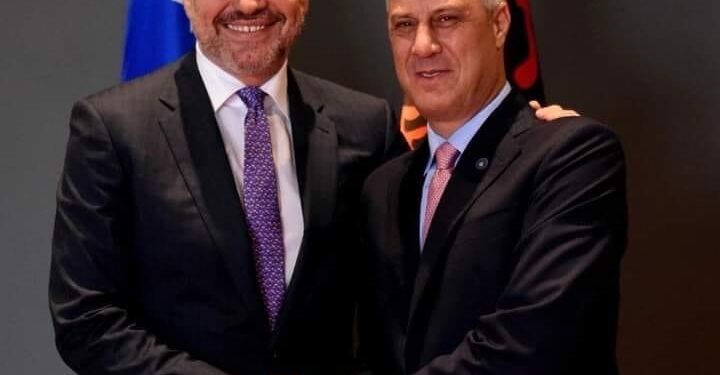 Edi Rama tregon çfarë dhurate i bëri Hashim Thaçit kur i shkoi në Hagë