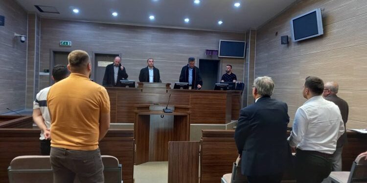 Dënohen me 20 vite burgim dhe 42 mijë euro gjobë shtatë të akuzuarit për kontrabandim me armë dhe tregti të ndaluar