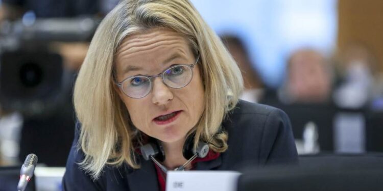 Von Cramon: Të liberalizohen vizat për Kosovën