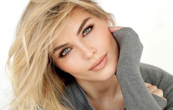 Afrona Dika: Një grua e fortë ju sfidon duke ju shikuar në sy apo me një mbyllje syri