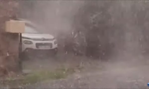 Stuhi të forta të shiut e breshërit në gjithë Francën, një grua vdiq (VIDEO)