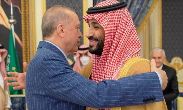 Për herë të parë që nga vrasja e gazetarit Khashoggi, princi i kurorës saudite viziton Turqinë