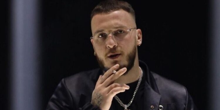 Mozzik për dështimin e Sunny Hill: Pash zotin, a jeni ngi me këtë Qeveri, edhe atë boksin në shesh kanë me çu në Tiranë