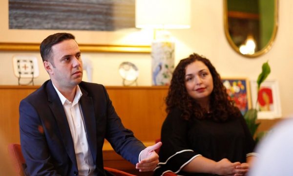 Presidentja nuk është e të gjithëve, Abdixhiku tregon çfarë raporti ka me Vjosa Osmanin
