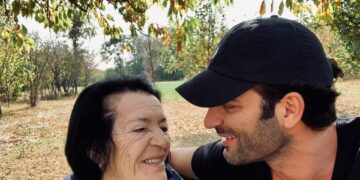 “Qysh kemi me ja ba pa ty”, Ramë Lahaj përkujton nënën me fjalë prekëse