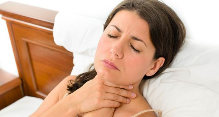 Dhimbja e fytit gjatë sezonit të verës, flasin ekspertët