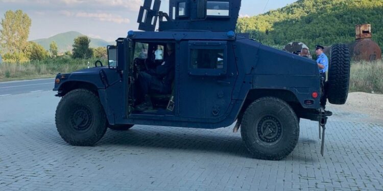 Policia e Kosovës vendos patrulla në veri (FOTO)