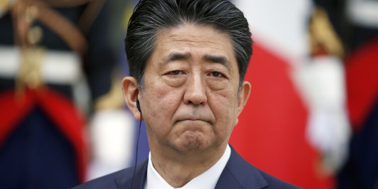 Dy ditë pas vrasjes: Partia e Shinzo Abe fiton zgjedhjet në Japoni sipas sondazheve