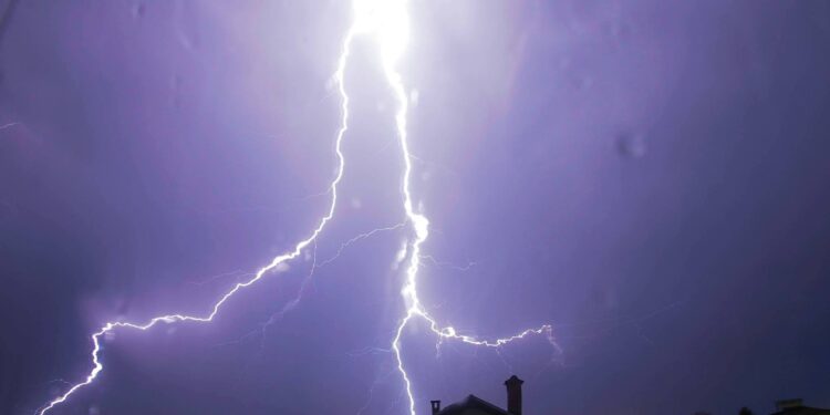 Rikthehen stuhitë e forta në vend, nga nesër ulen temperaturat
