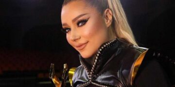 “90% e këngëve të kësaj vere janë njëlloj”, Ronela Hajati “godet” kolegët