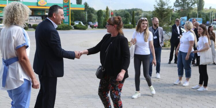 Delegacioni gjerman viziton kompaninë “Graniti”, fascinohen me prodhimet për tregun e jashtëm