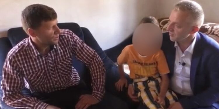 Halil Kastrati i ndërton shtëpinë Adnanit, vushtrriasit që i pi nga 70 çaja në ditë