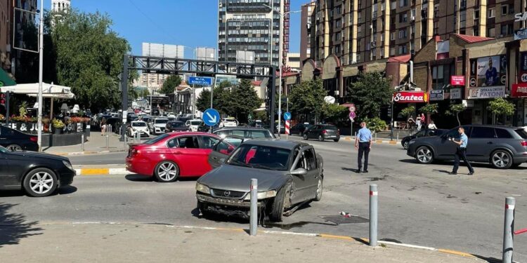 Lëndohen pesë persona në një aksident trafiku që ndodhi sot në Dardani të Prishtinës