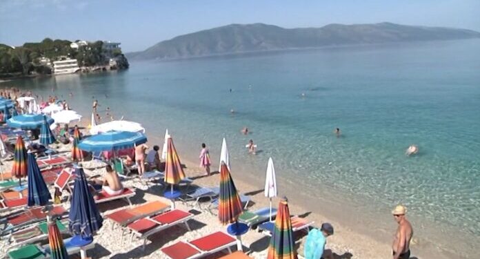 Kryetari i Vlorës i bën thirrje kosovarëve: Ejani në Vlorë, çmimet në Shqipëri më lirë se jashtë