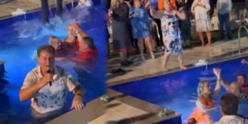 Çmenduri kosovare, këngëtari bashkë me dasmorë futen në pishinë për ta kallë atmosferën
