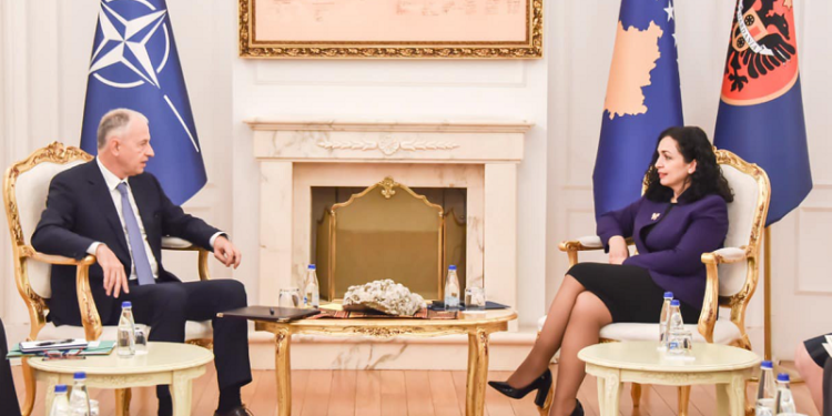 Presidentja Osmani jep detaje rreth bisedës me zyrtarin e NATO-s