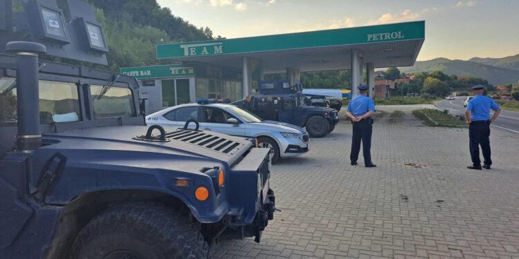 Policia e Kosovës vendos patrulla në veri (FOTO)