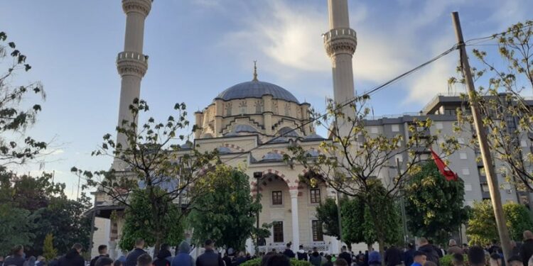 BIK-u njofton për orën kur falet namazi i Kurban Bajramit