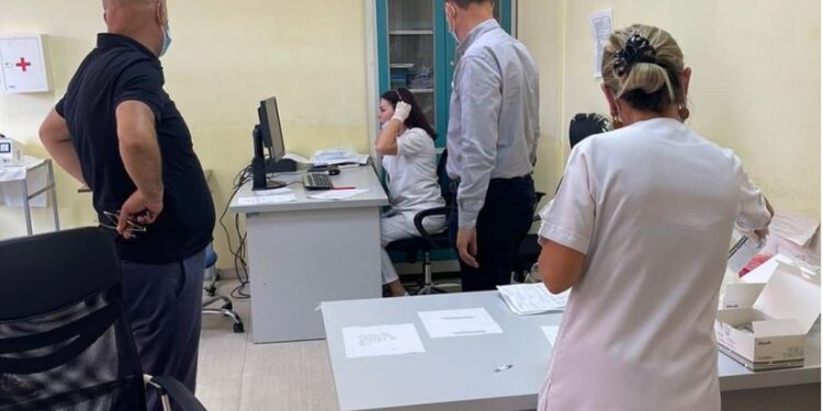 Interesim i madh i qytetarëve për testet COVID-19, në Prishtinë hapet qendra e dytë