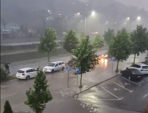 Paralajmërohet stuhi shiu për pasdite, sërish nxehtë të premten e të shtunën