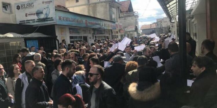 Shumë policë po presin përgjigje nga ambasadat për ta lëshuar Kosovën