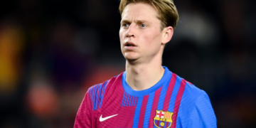 De Jong mund të mos udhëtojë me Barcelonën në Miami, presion ndaj tij për të shkuar në Man Utd
