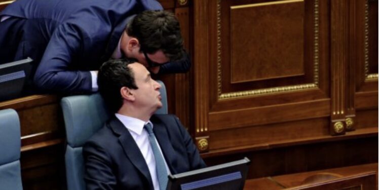 Subvencionimi i pagës deri në 300 euro, ministri Murati del në konferencë për media
