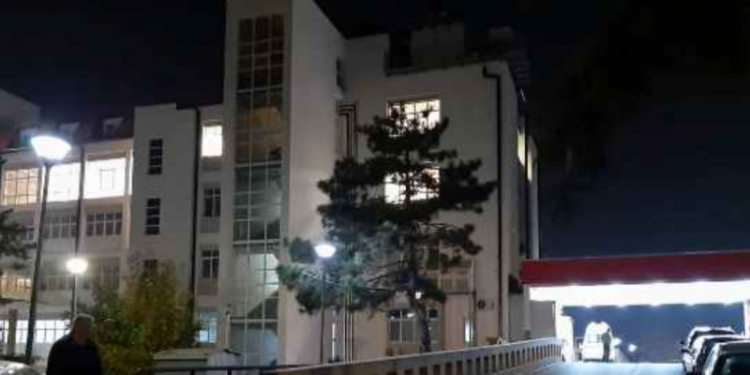 E vrau kushëririn, nga QKUK tregojnë gjendjen e dorasit dhe të plagosurit tjetër
