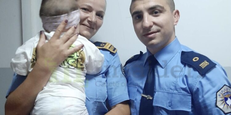 Nëna falënderon dy zyrtarët policorë: Falë tyre vajza ime është gjallë sot