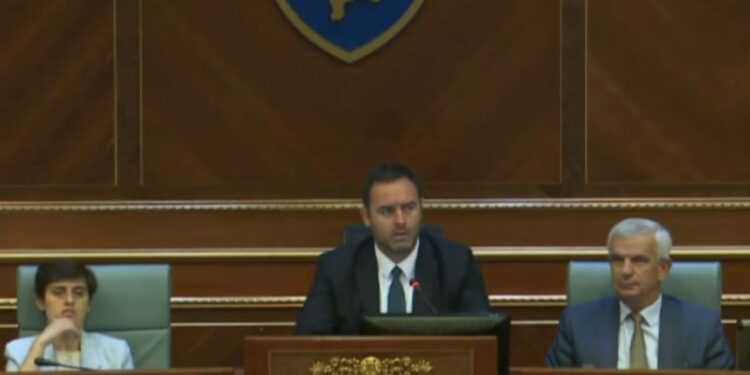 Ndërpritet seanca, Konjufca: Deputetët edhe po e lëshojnë qëllimisht këtë seancë