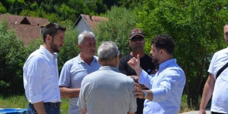 Vendlindja e Kadri Veselit së shpejti me ndriçim publik, Nënkryetari Tahiri e Drejtori Tmava përcjellinë nga afër punimet