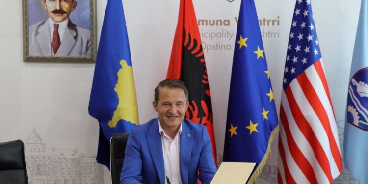LAJM I MIRË: Kryetari i Vushtrrisë, Ferit Idrizi, merr vendim për mbulimin 100% të shpenzimeve për aftësim profesional