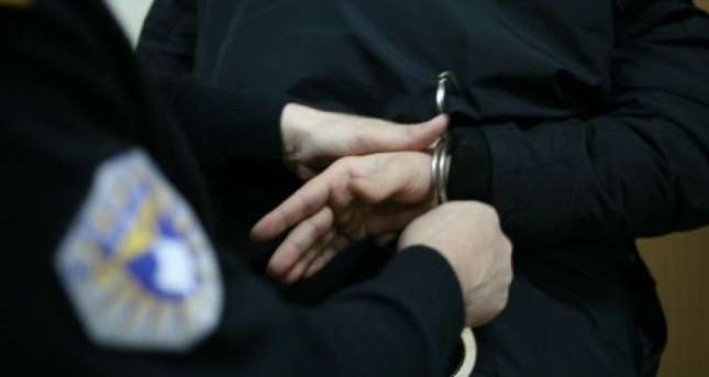 Ekskluzive: Bie në prangat e IPK-së një zyrtar policor në Pejë, dyshohet për marrje ryshfeti