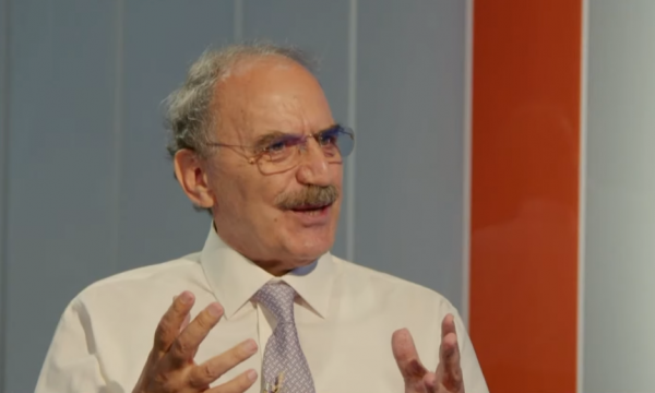 Kokaj ankohet se s’po e lënë të shprehet në Kuvend: Mimoza Kusari më thotë ‘profë, mos fol edhe sot’