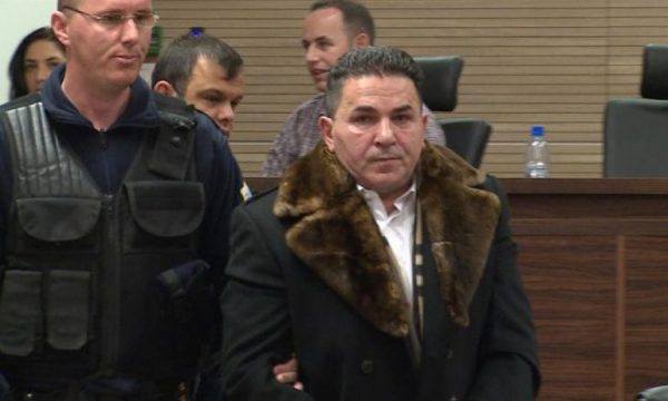 Djali iu arrestua në Sarajevë, por çfarë po ndodhë me Naser Kelmendin?